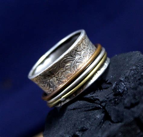 Unique and captivating: Unconventional magical spinner rings